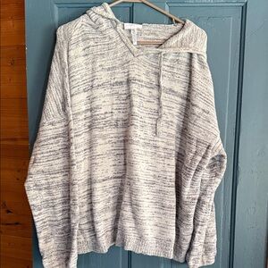 Soma V-Neck Hoodie Sweater in Heathered Cream and Gray